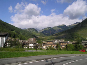 La Thuile. Dans le fond le Petit St-Bernard