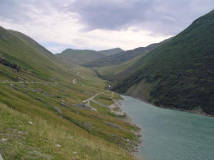Dans le fond à gauche le Glandon, à droite la Croix-de-Fer