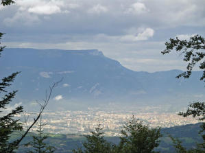 Vue sur Grenoble. Dans peu de temps je serai à Crolles pour commander ma "Randonneuse"
